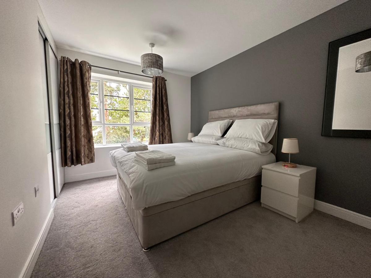 Luxury Apartments - Wallis Square, Farnborough Farnborough  Exterior foto